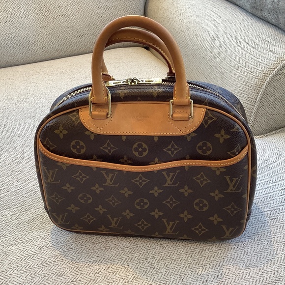 Louis Vuitton Trouville Monogram Classic Top Handle Bag - Picture 15 of 17